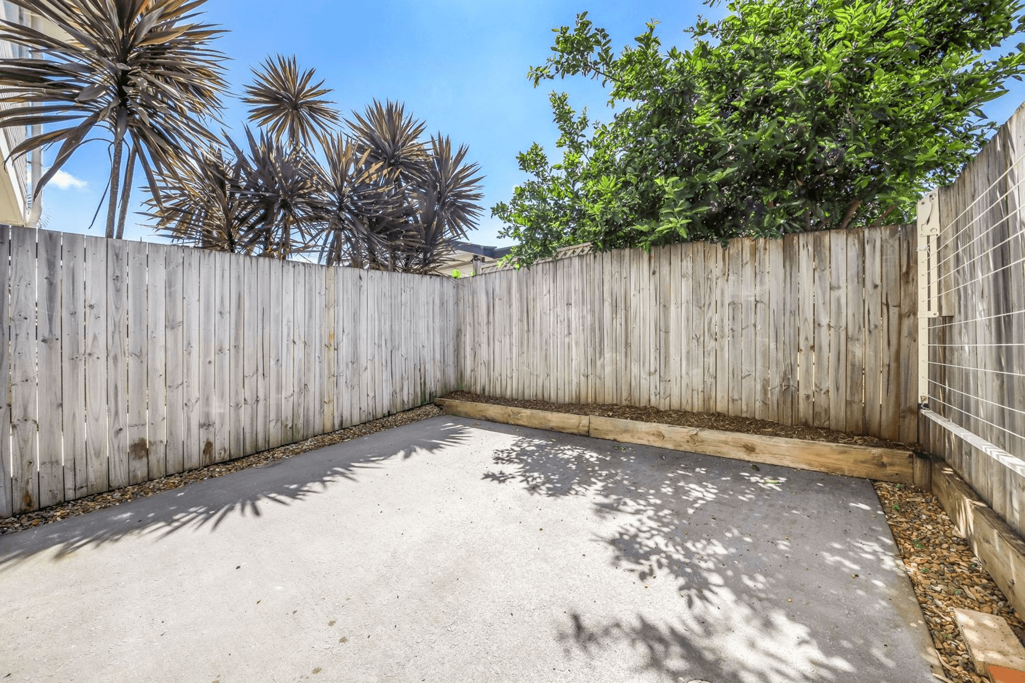 2/30 Wondall Rd, MANLY WEST, QLD 4179