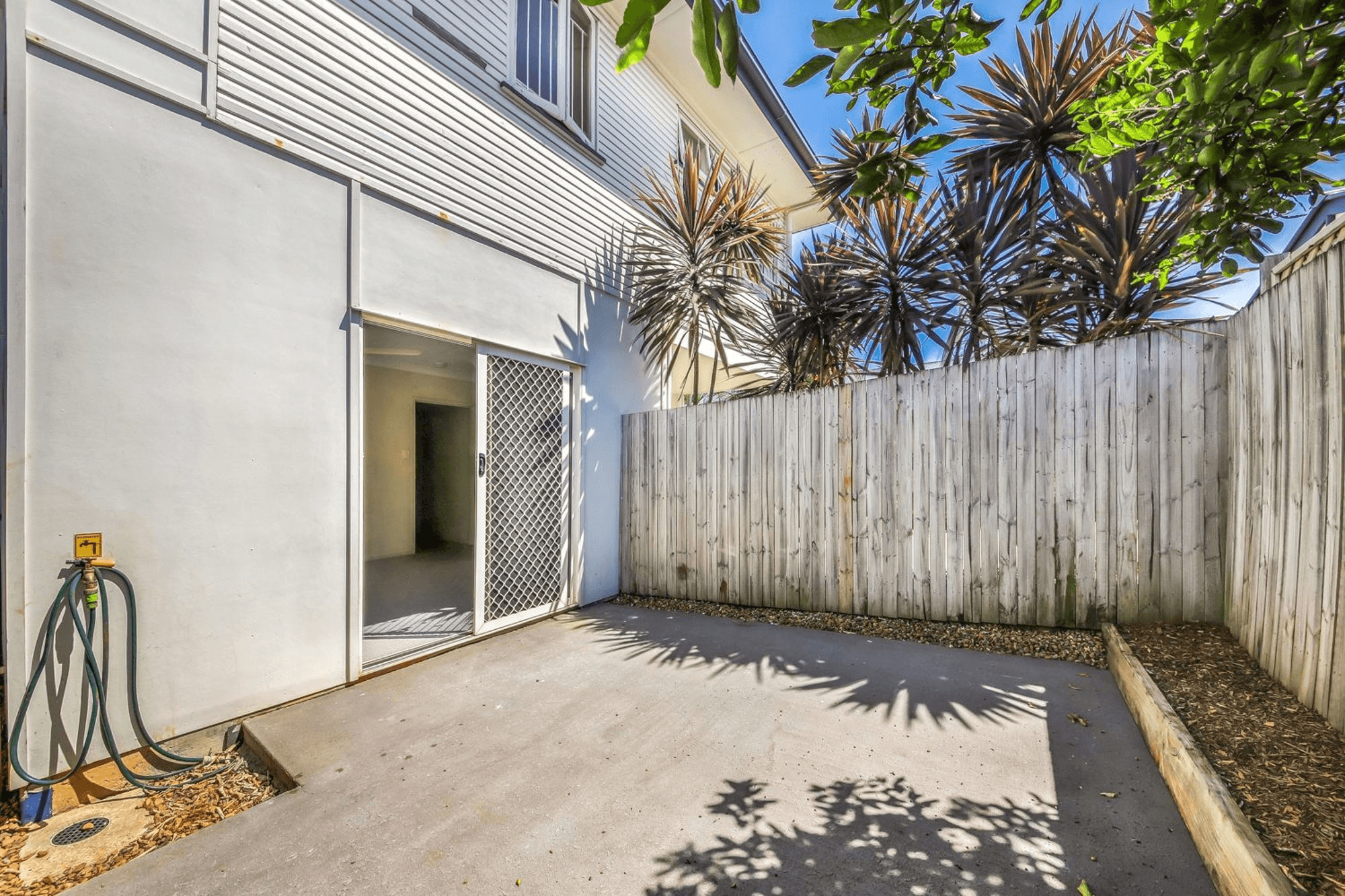 2/30 Wondall Rd, MANLY WEST, QLD 4179