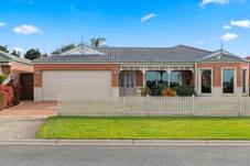 19 Balinga Drive, Skye, VIC 3977