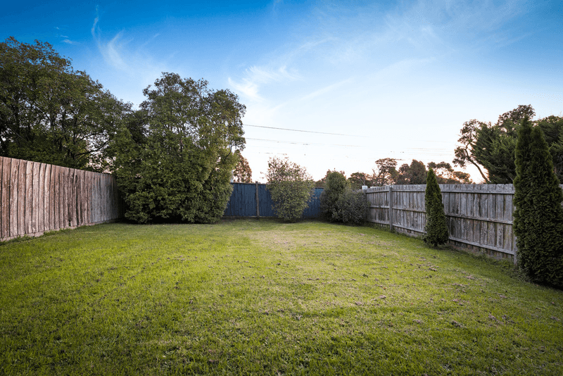 6 Normanton Place, BERWICK, VIC 3806