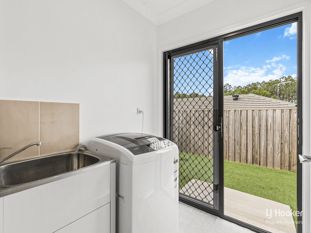 51 Hoop Pine Circuit, MAUDSLAND, QLD 4210