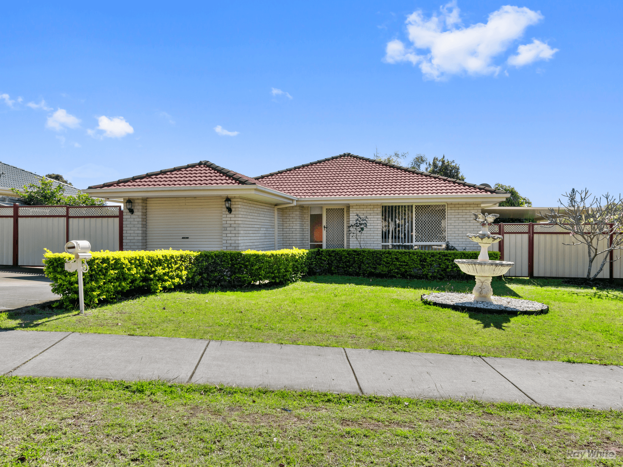 9 Ingles Drive, REDBANK PLAINS, QLD 4301