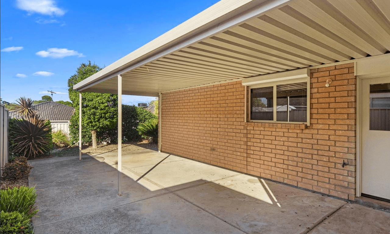 8 Hartland Avenue, CHRISTIE DOWNS, SA 5164