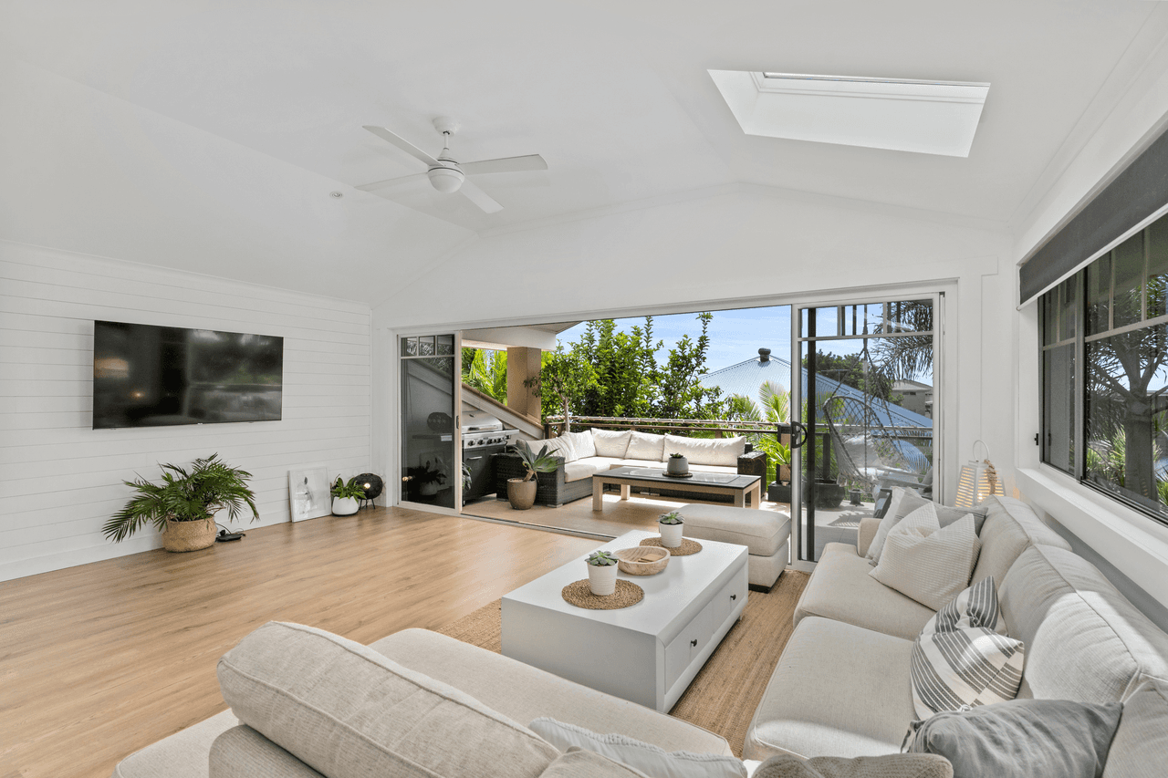 11 Lowe Circuit, REDLAND BAY, QLD 4165