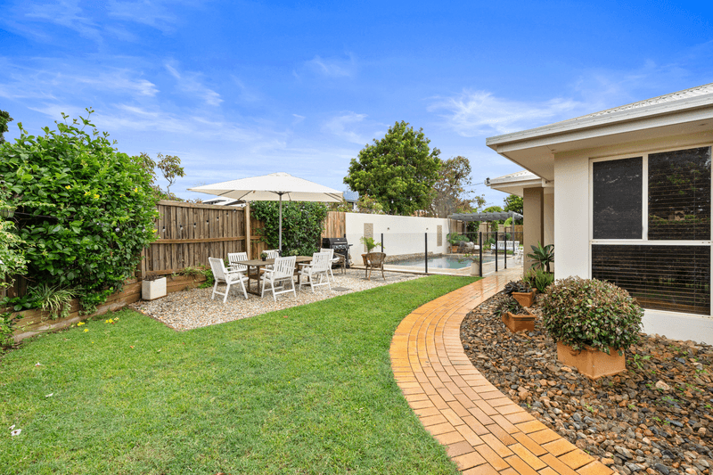 11 Lowe Circuit, REDLAND BAY, QLD 4165