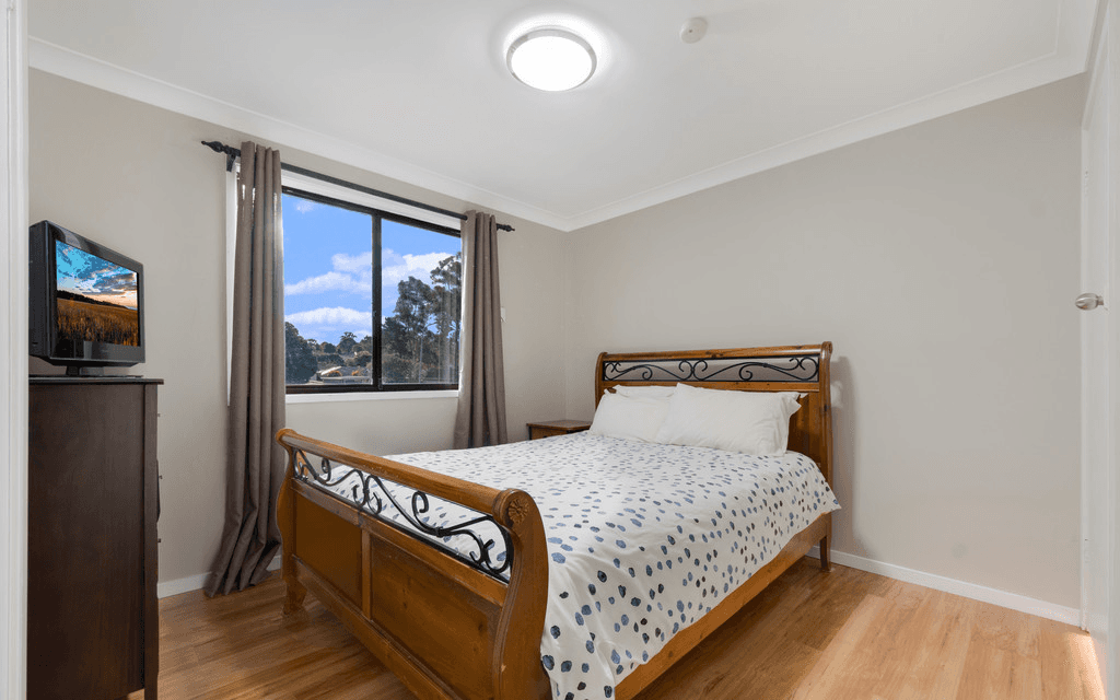 203 Copperfield Drive, ROSEMEADOW, NSW 2560