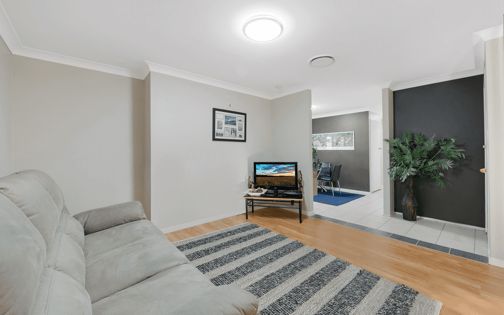 203 Copperfield Drive, ROSEMEADOW, NSW 2560