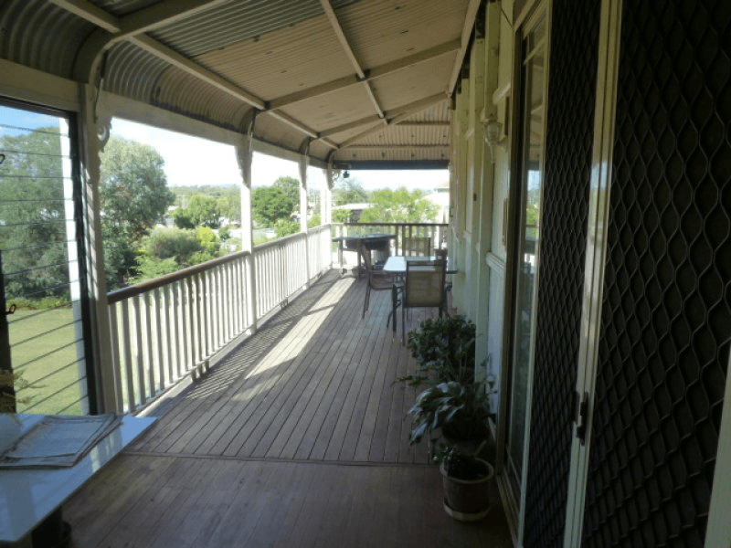 65 Leichhardt St, MUNDUBBERA, QLD 4626