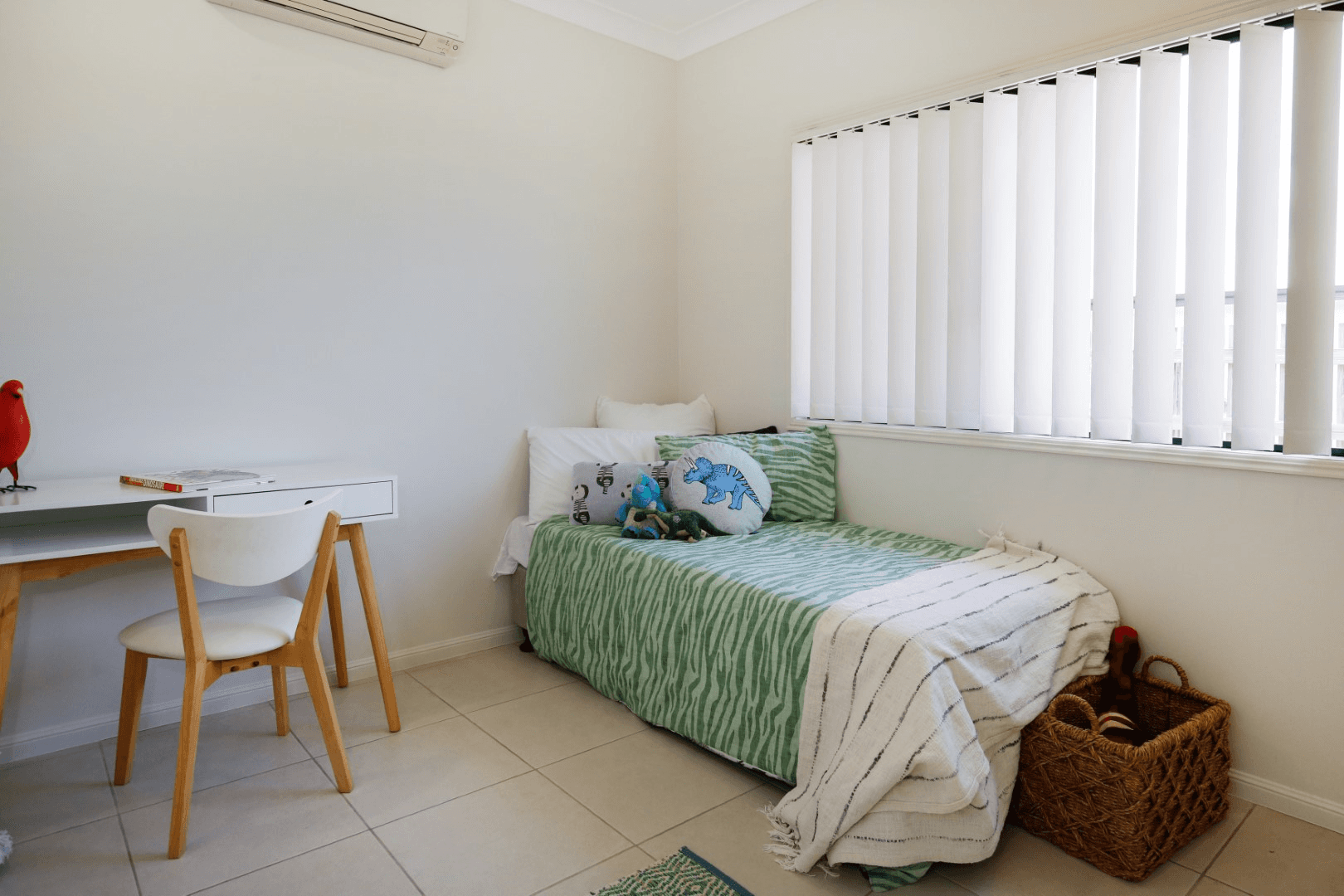 25 Derwent Circuit, KELSO, QLD 4815