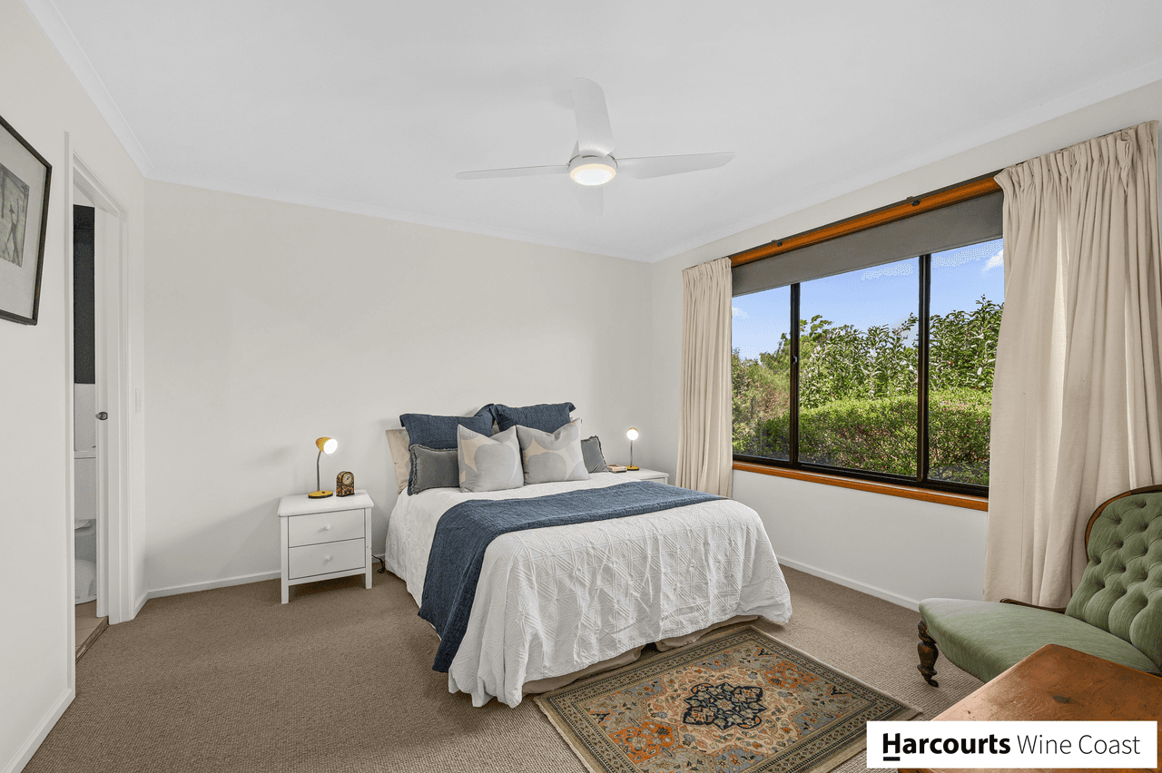 10 Mindarie Street, PORT WILLUNGA, SA 5173