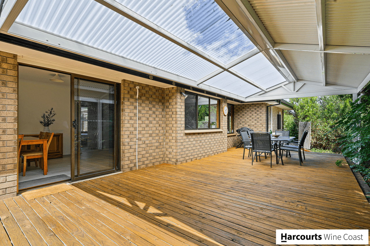 10 Mindarie Street, PORT WILLUNGA, SA 5173