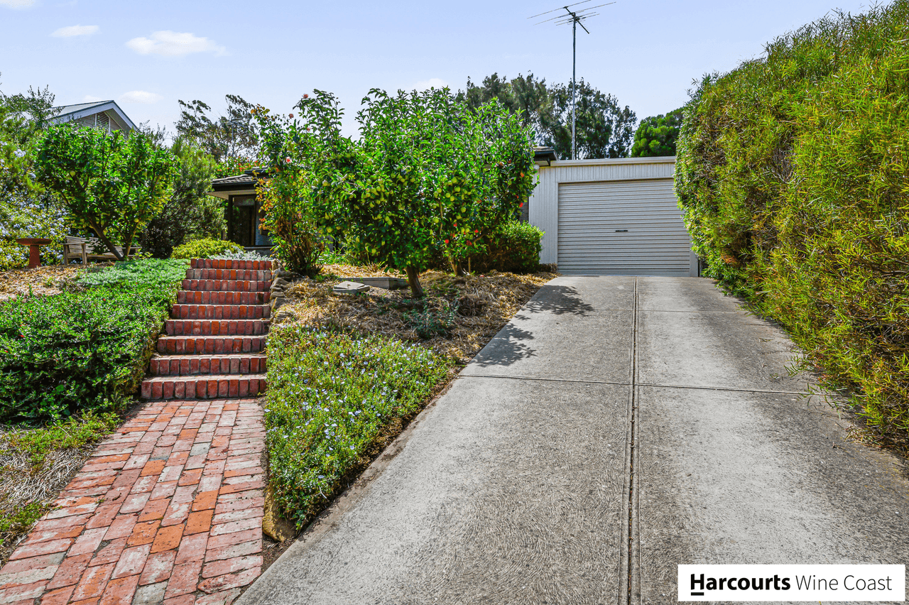 10 Mindarie Street, PORT WILLUNGA, SA 5173