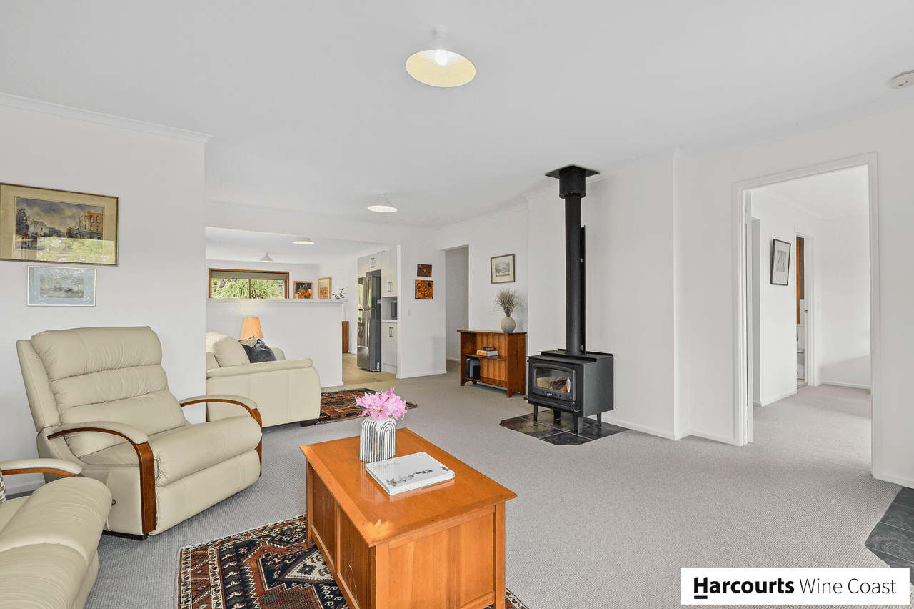 10 Mindarie Street, PORT WILLUNGA, SA 5173