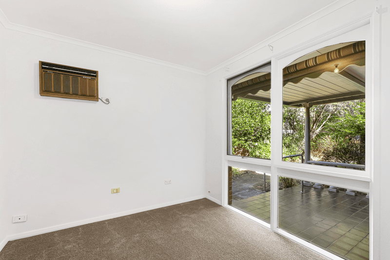 12 Bayline Drive, POINT CLARE, NSW 2250