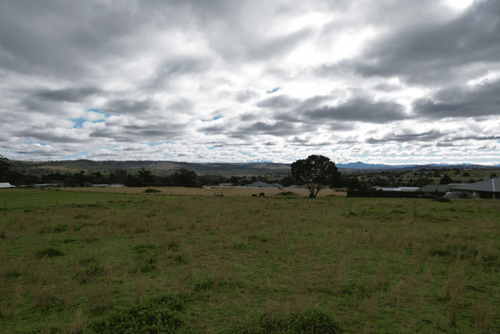 24A HALL ROAD, MERRIWA, NSW 2329