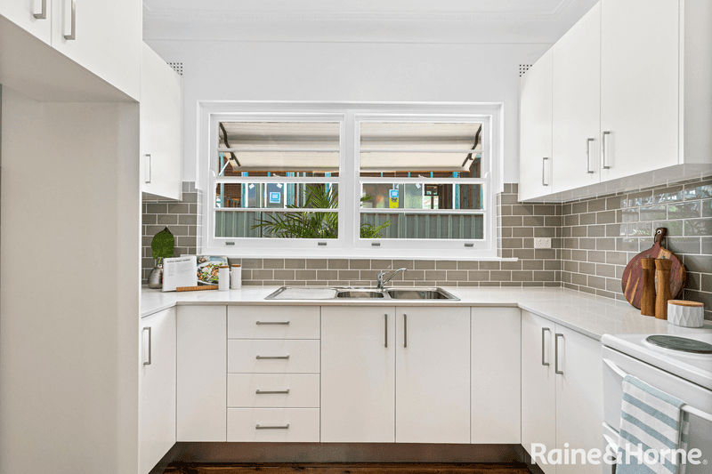 18 Harslett Crescent, BEVERLEY PARK, NSW 2217