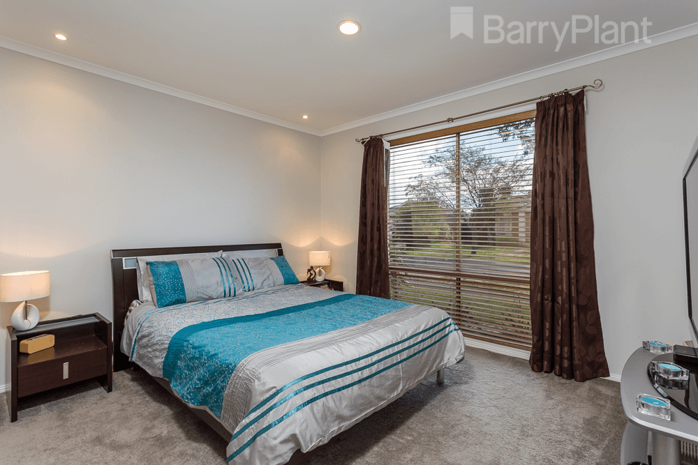 28 Arlington Way, Point Cook, VIC 3030