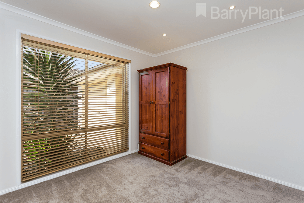 28 Arlington Way, Point Cook, VIC 3030