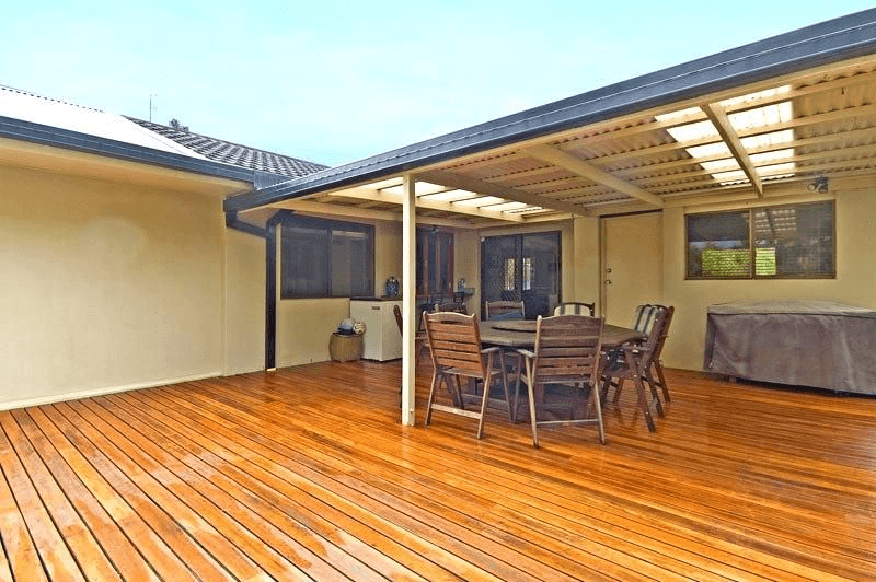 9 Tudor Court, CURRUMBIN WATERS, QLD 4223