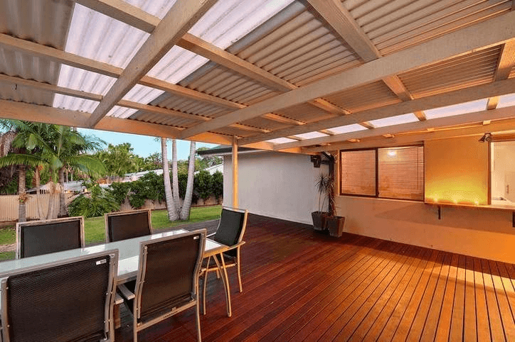 9 Tudor Court, CURRUMBIN WATERS, QLD 4223