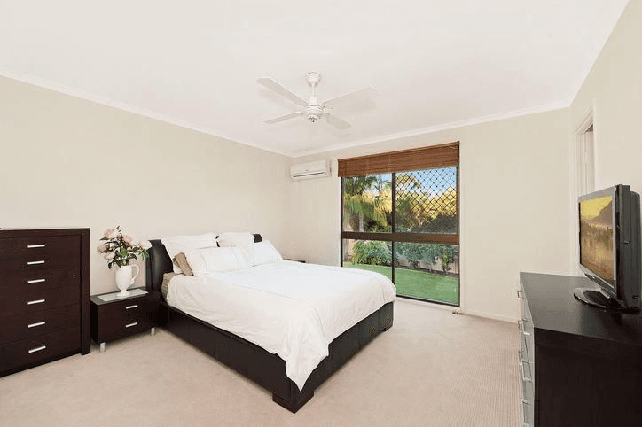 9 Tudor Court, CURRUMBIN WATERS, QLD 4223