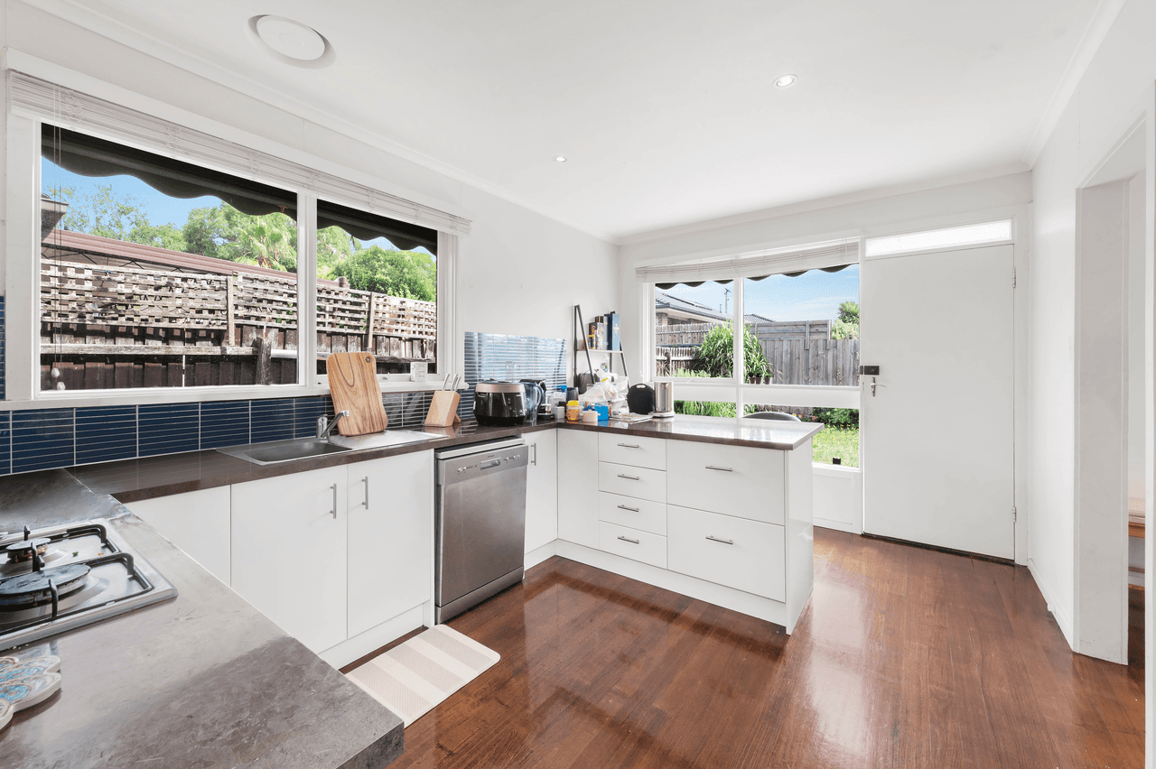 17 Edgewood Avenue, BURWOOD EAST, VIC 3151