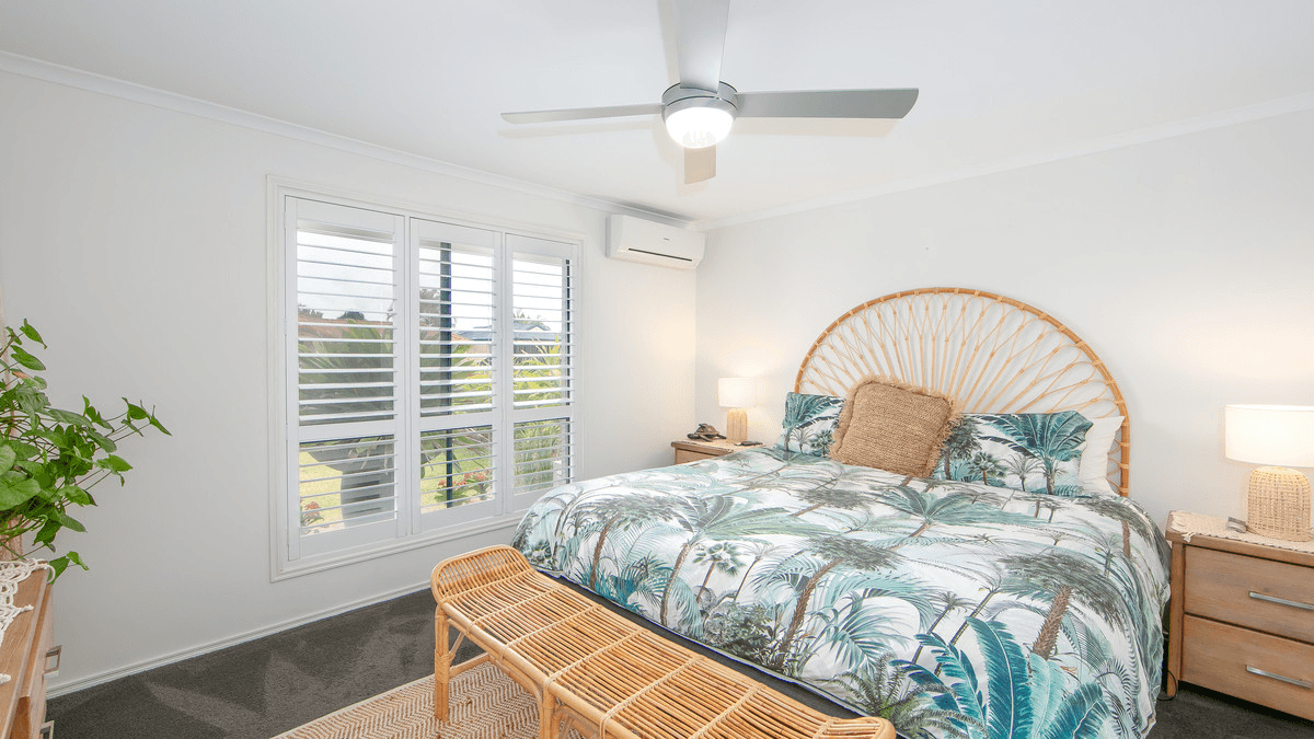 24 Bayview Drive, YAMBA, NSW 2464