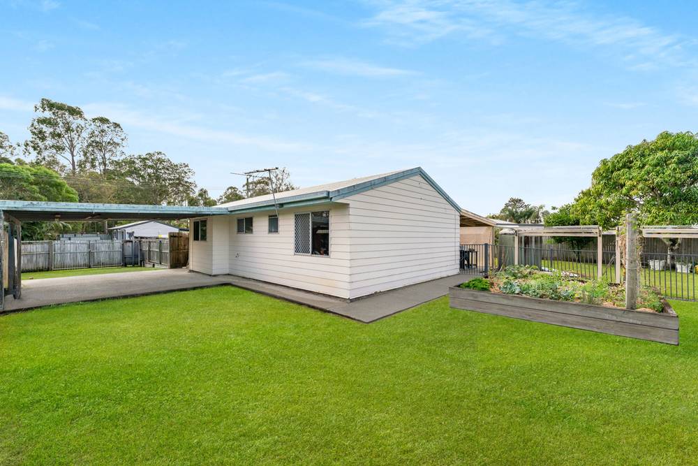 23 Sharon Drive, EAGLEBY, QLD 4207