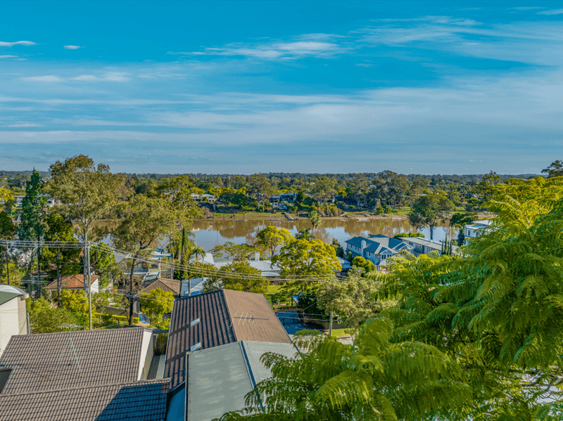 19 Lily Street, INDOOROOPILLY, QLD 4068