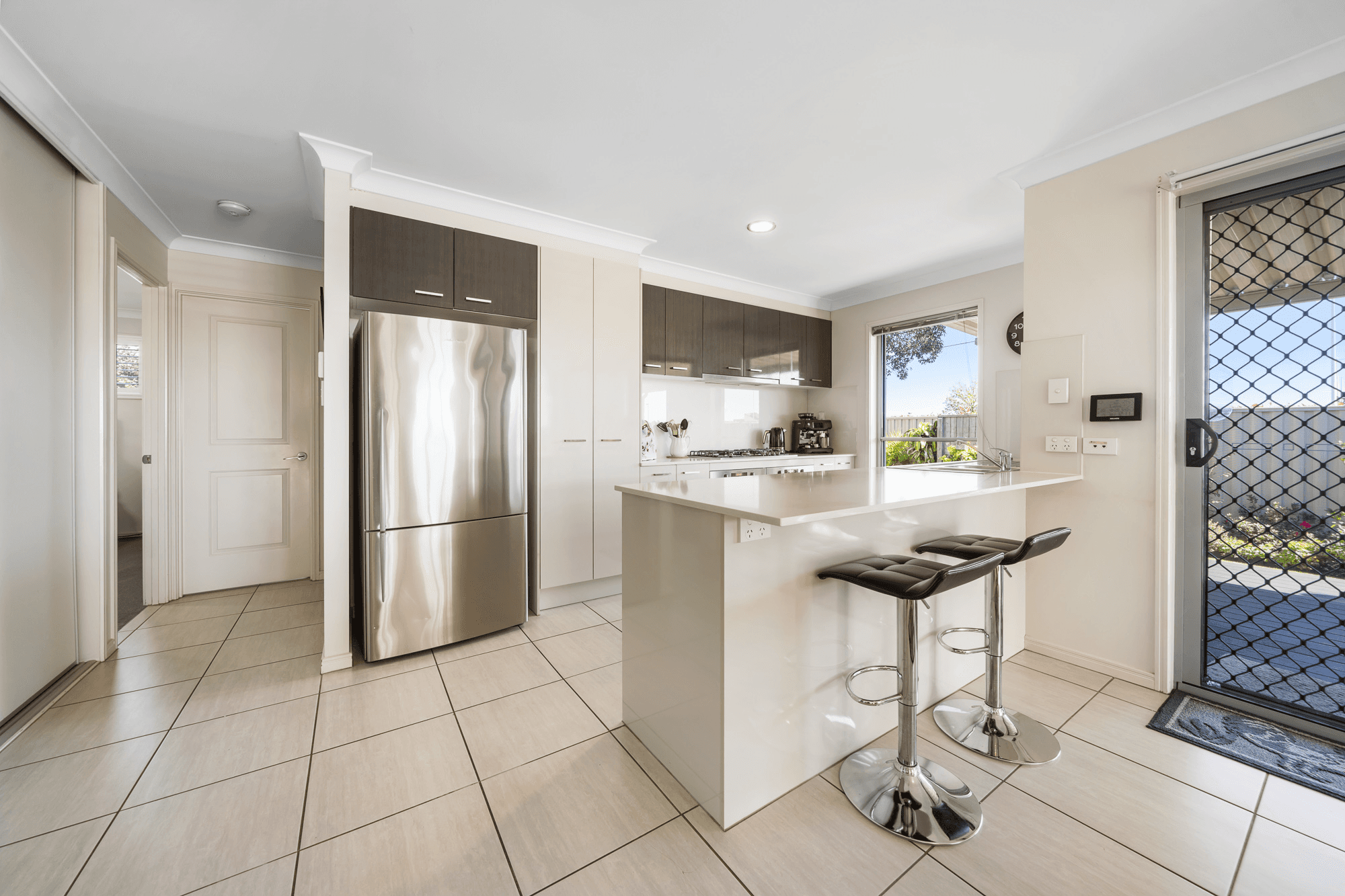 2/16 Argus Court, Middle Ridge, QLD 4350