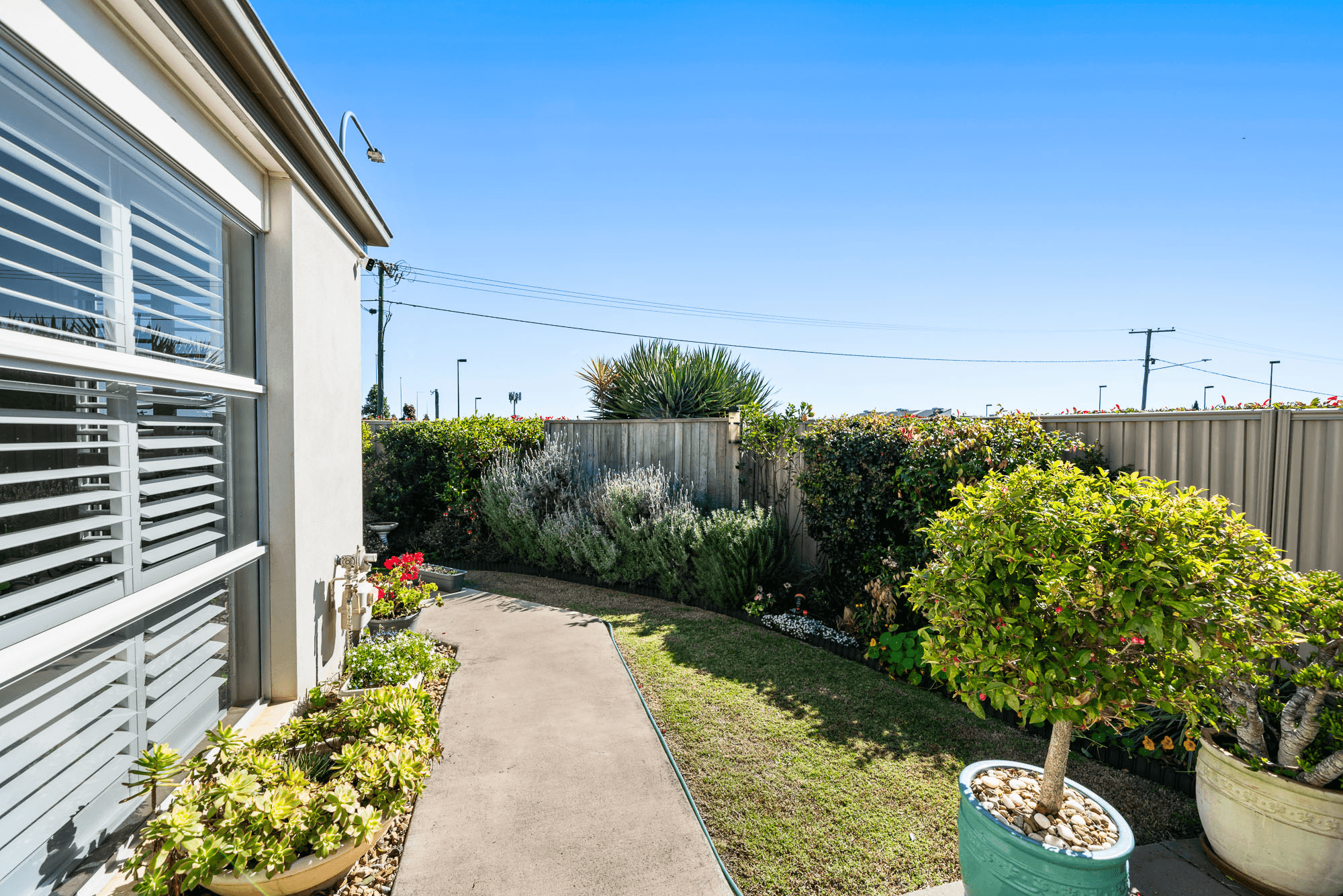 2/16 Argus Court, Middle Ridge, QLD 4350