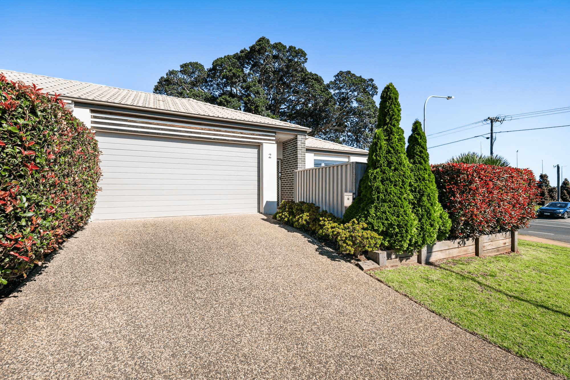 2/16 Argus Court, Middle Ridge, QLD 4350