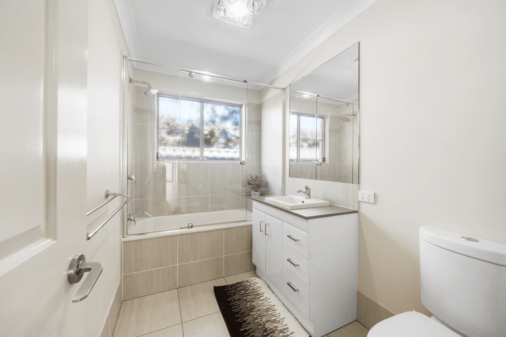 2/16 Argus Court, Middle Ridge, QLD 4350