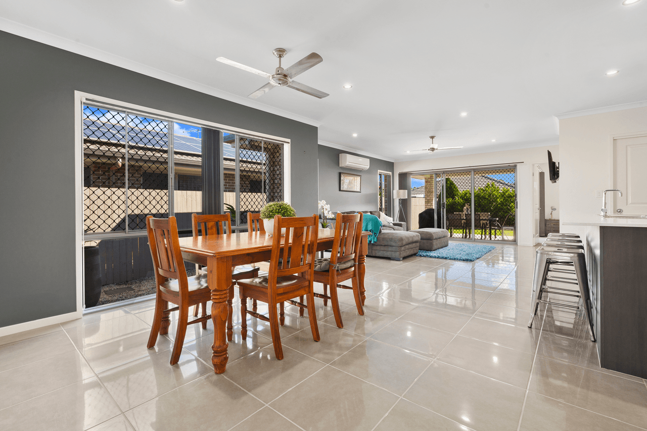 50 Parkway Crescent, CABOOLTURE, QLD 4510