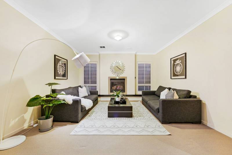 19 Clarendon Drive, Keysborough, VIC 3173