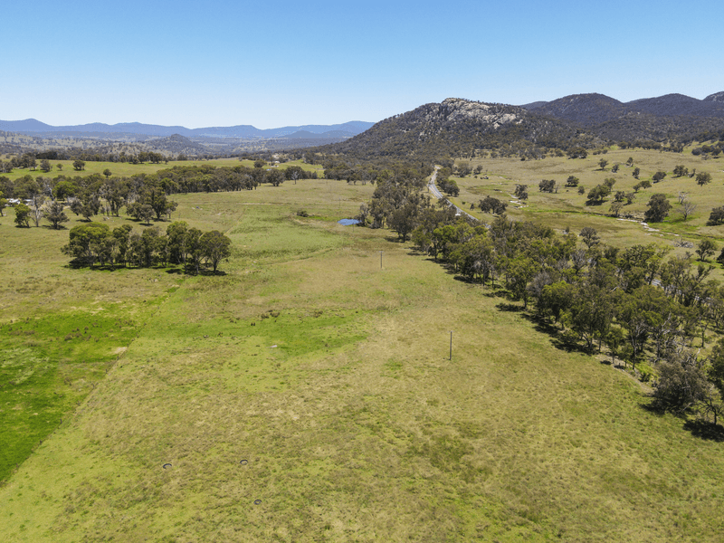 8038 New England Highway, TENTERFIELD, NSW 2372