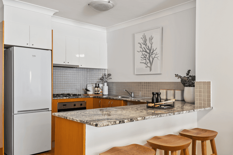 2/11-13 Clarence Avenue, DEE WHY, NSW 2099