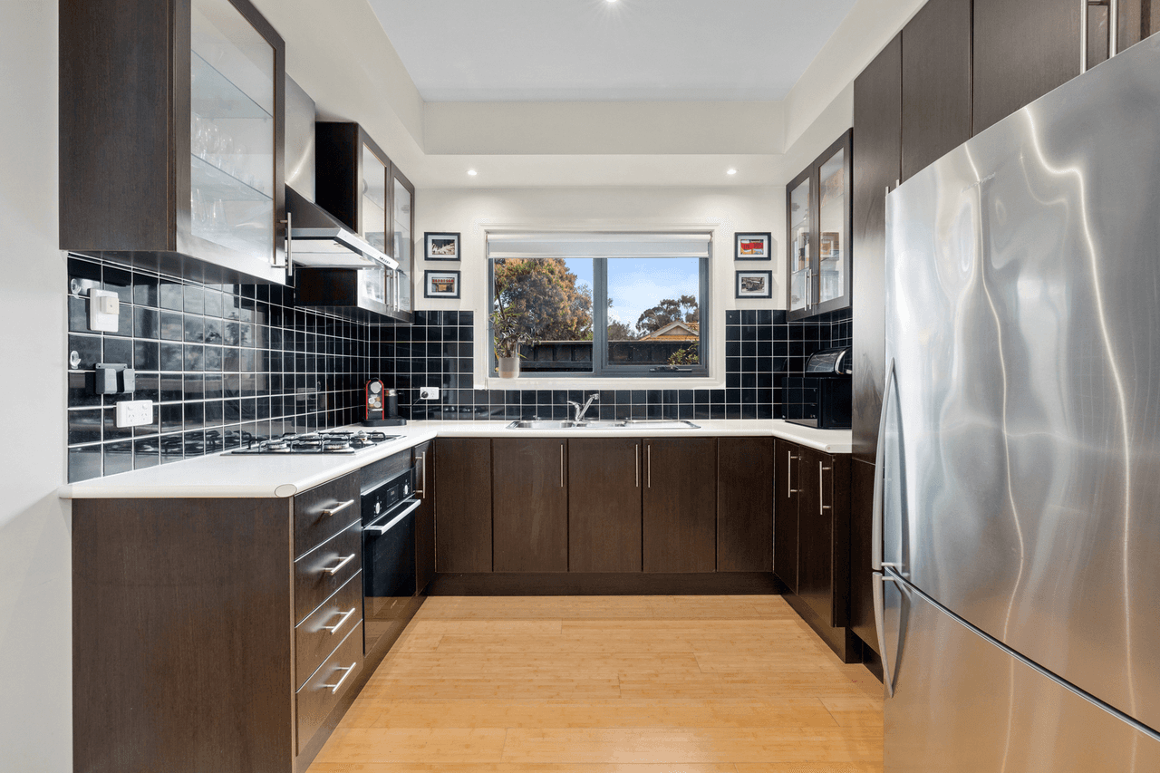 30 Parkhaven Avenue, Kingsbury, VIC 3083