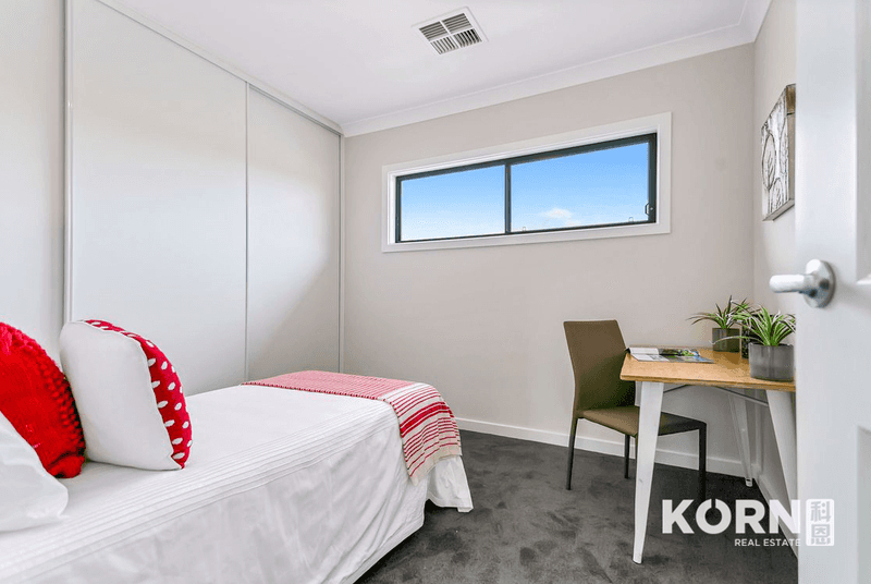 9 Cowra Crescent, PARK HOLME, SA 5043