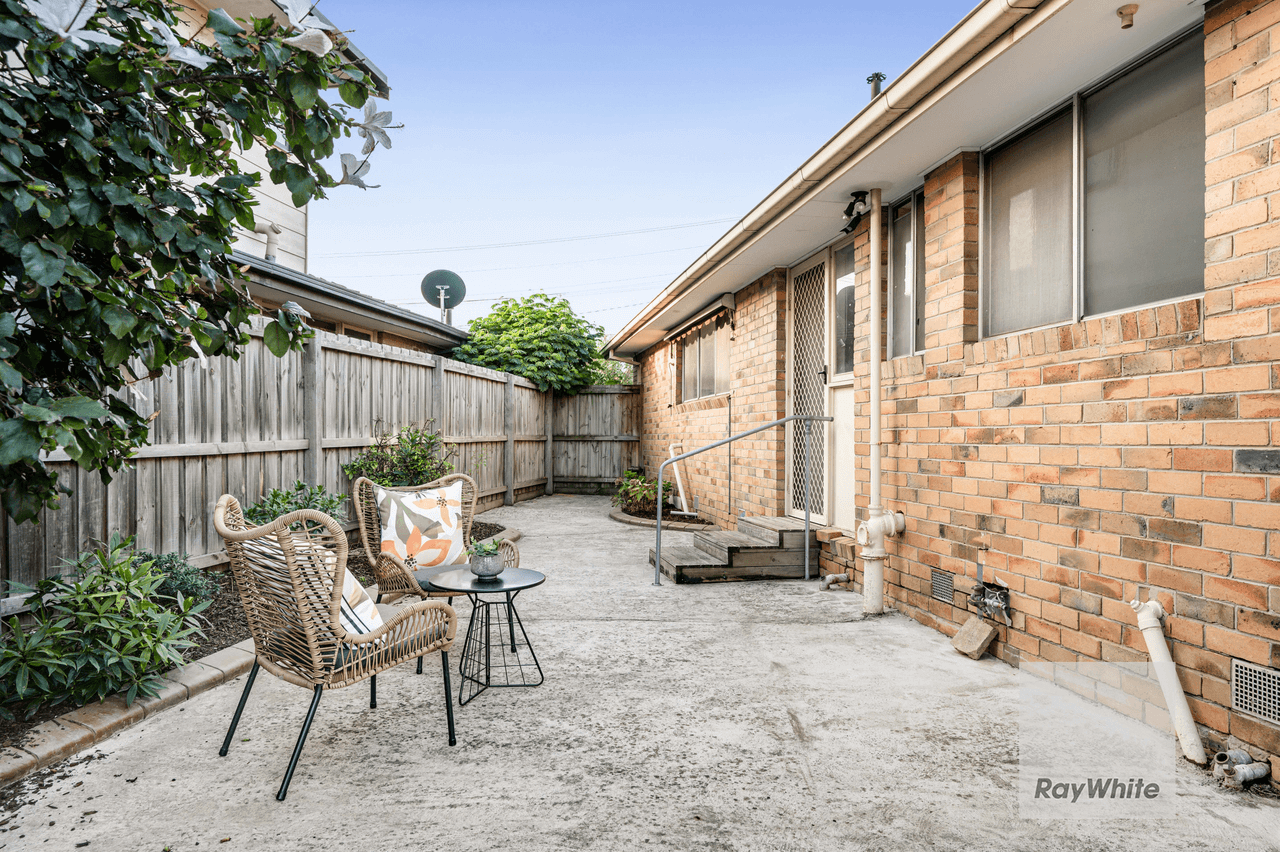 21 Barrington Crescent, GLADSTONE PARK, VIC 3043