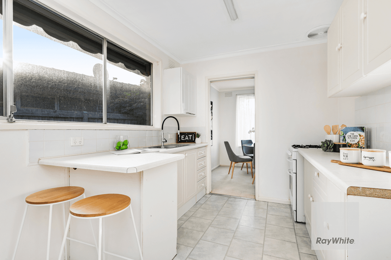 21 Barrington Crescent, GLADSTONE PARK, VIC 3043