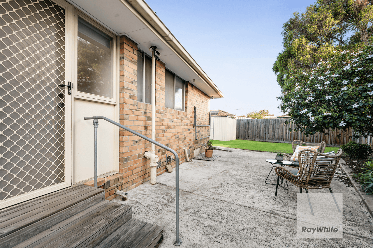 21 Barrington Crescent, GLADSTONE PARK, VIC 3043