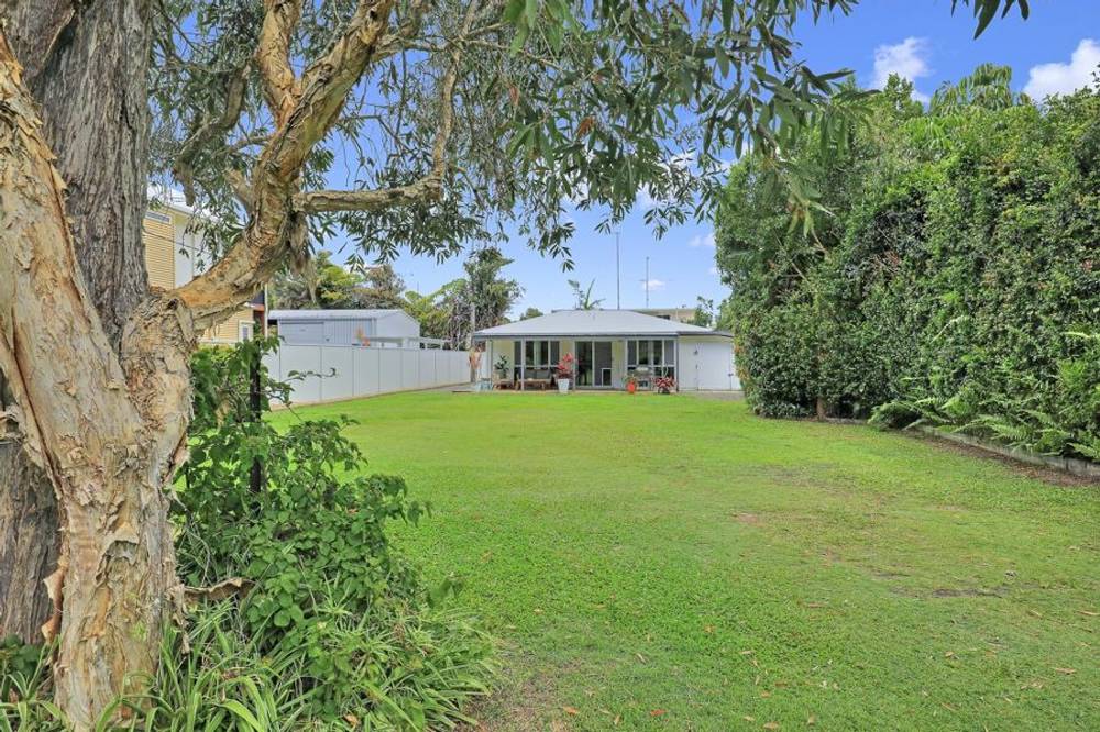 43 Mcintosh Avenue, ELLIOTT HEADS, QLD 4670