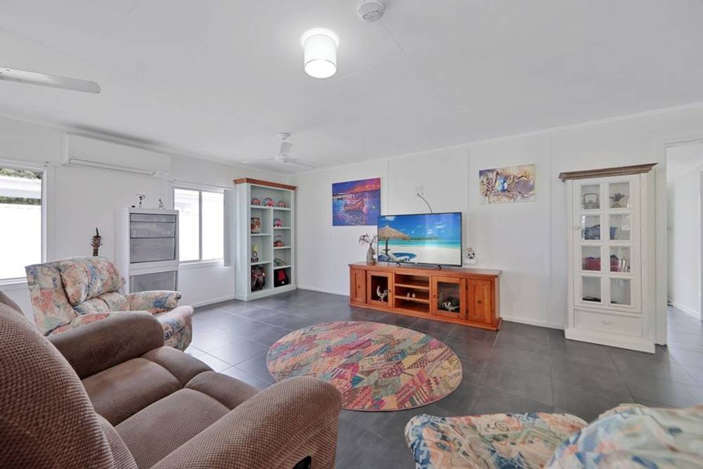 43 Mcintosh Avenue, ELLIOTT HEADS, QLD 4670