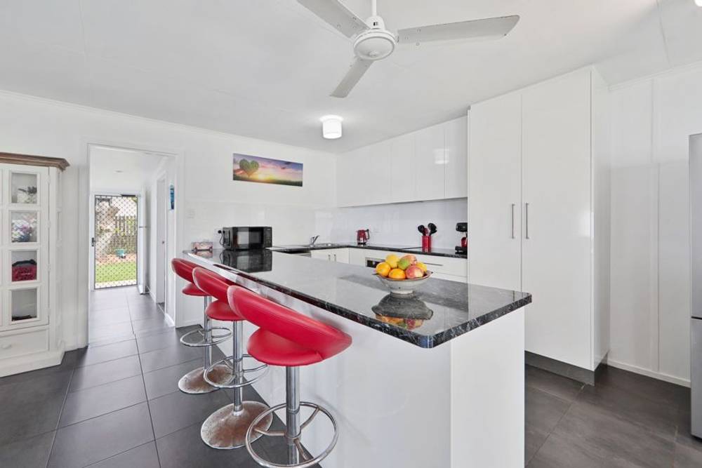 43 Mcintosh Avenue, ELLIOTT HEADS, QLD 4670