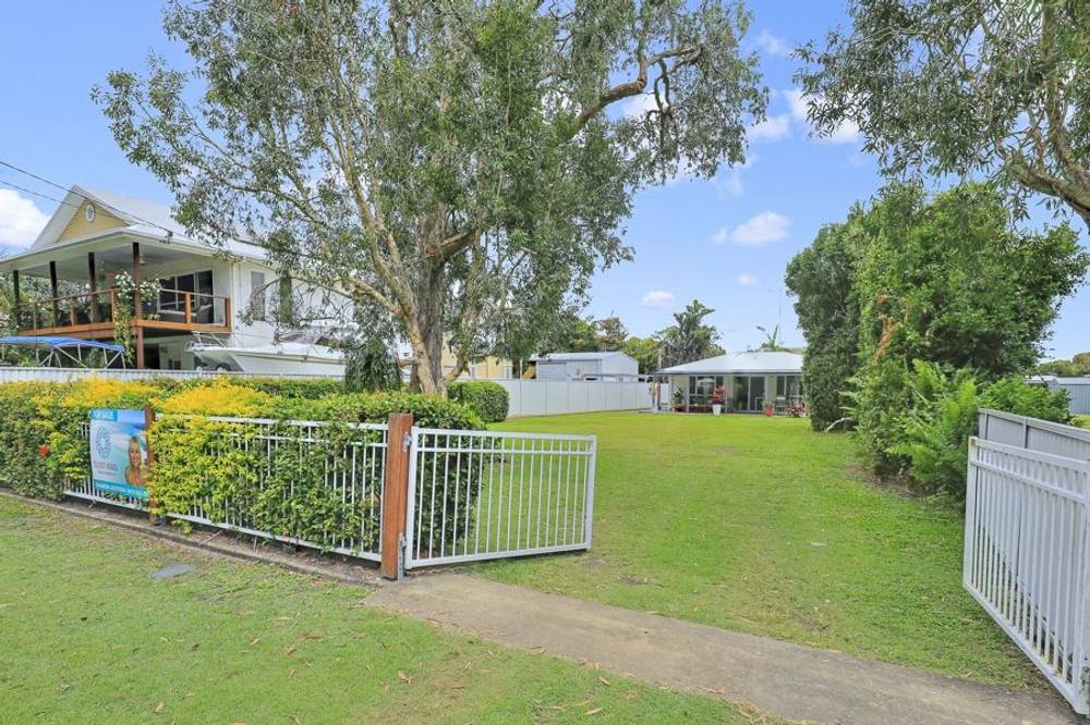 43 Mcintosh Avenue, ELLIOTT HEADS, QLD 4670