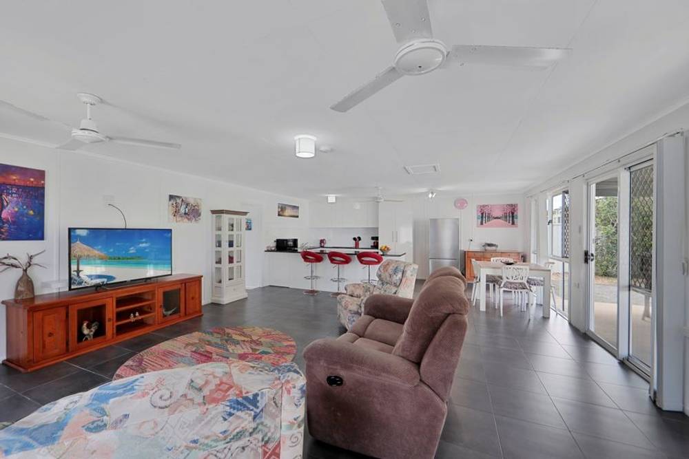 43 Mcintosh Avenue, ELLIOTT HEADS, QLD 4670