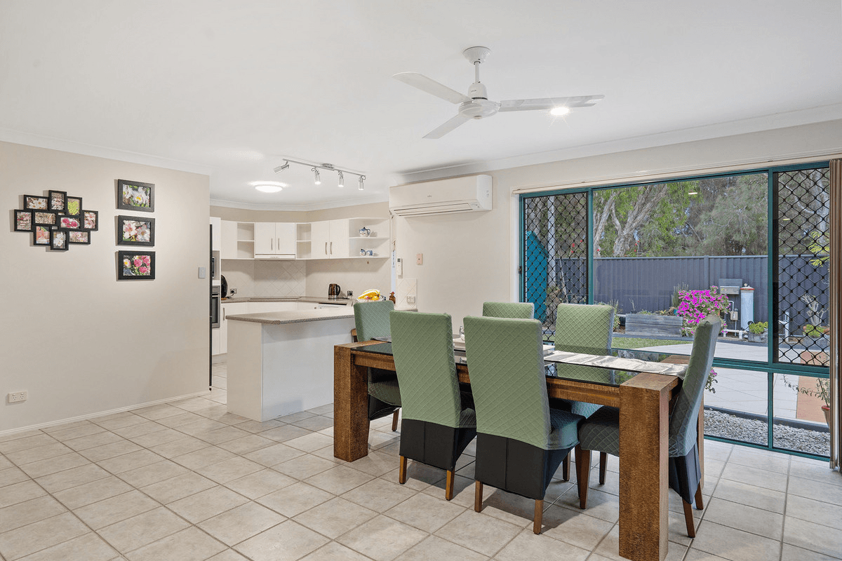 45 Lakeshore Drive, HELENSVALE, QLD 4212