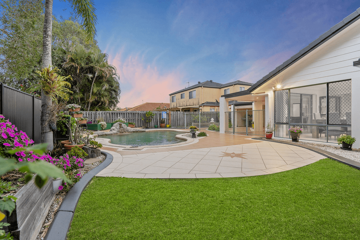 45 Lakeshore Drive, HELENSVALE, QLD 4212