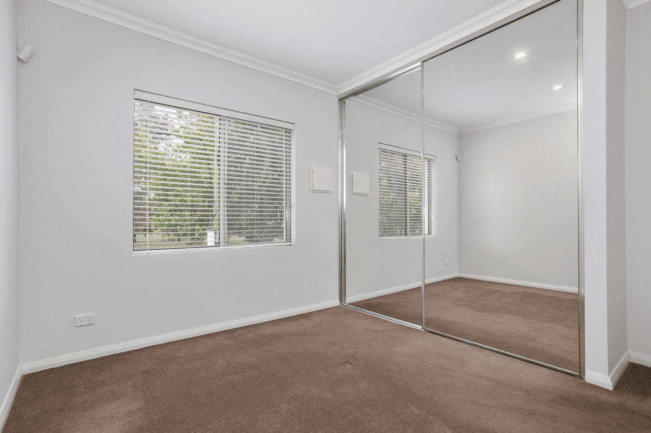 6/2 Croesus Street, MORLEY, WA 6062